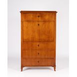 Biedermeiersekretär, süddt., um 1825, Kirschbaum furniert auf Weichholz, hochrechteckiger Korpus mi