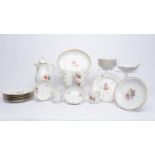 Kaffeekanne, 6 Tassen, 6 Untertassen, 6 Kuchenteller, KPM Berlin, Neuosier, bunte Blumen und Insekt