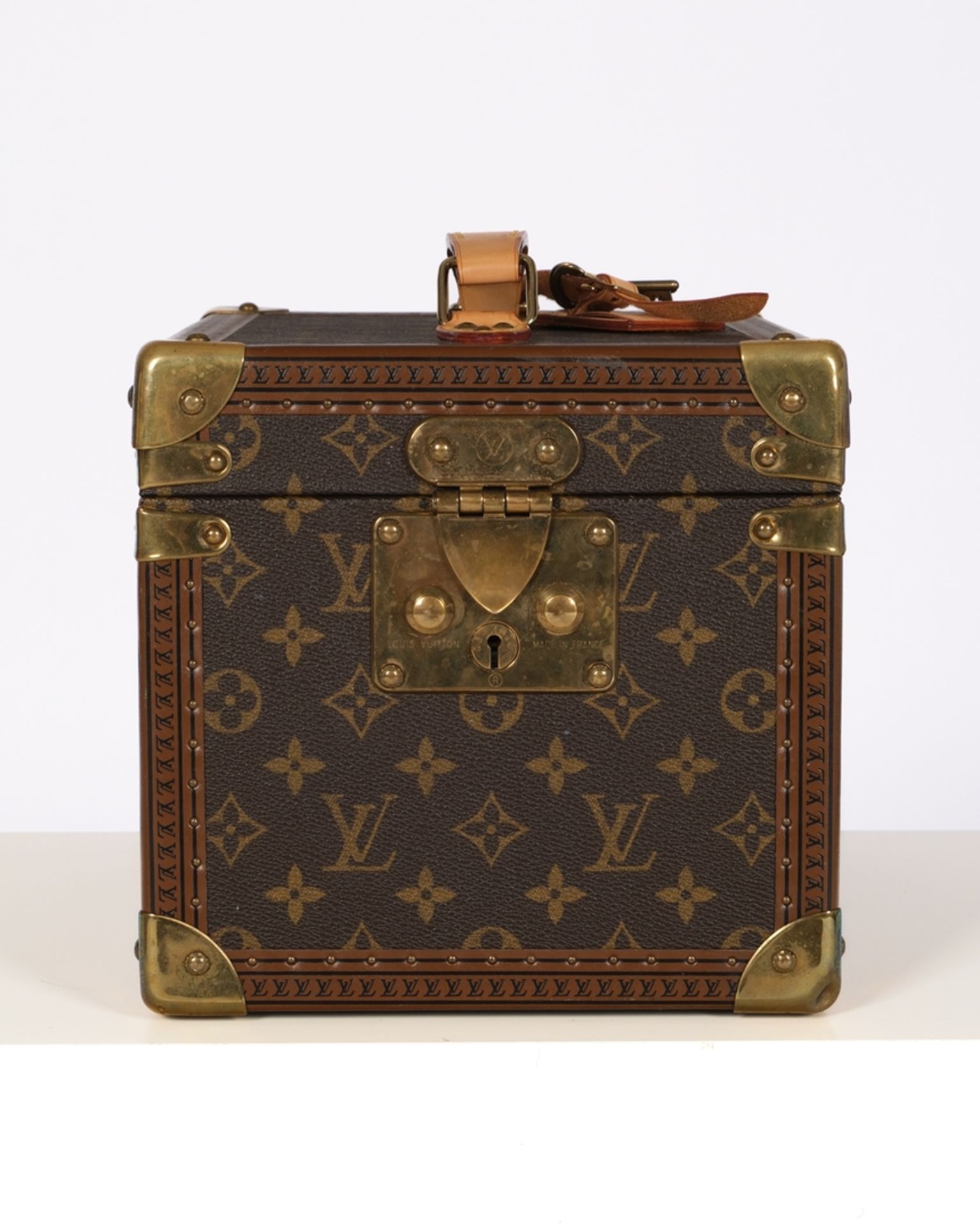 Kosmetikkoffer, "Boîte flacons", Louis Vuitton, Frankreich, 20. Jh., Monogram-Canvas LV, helles Led