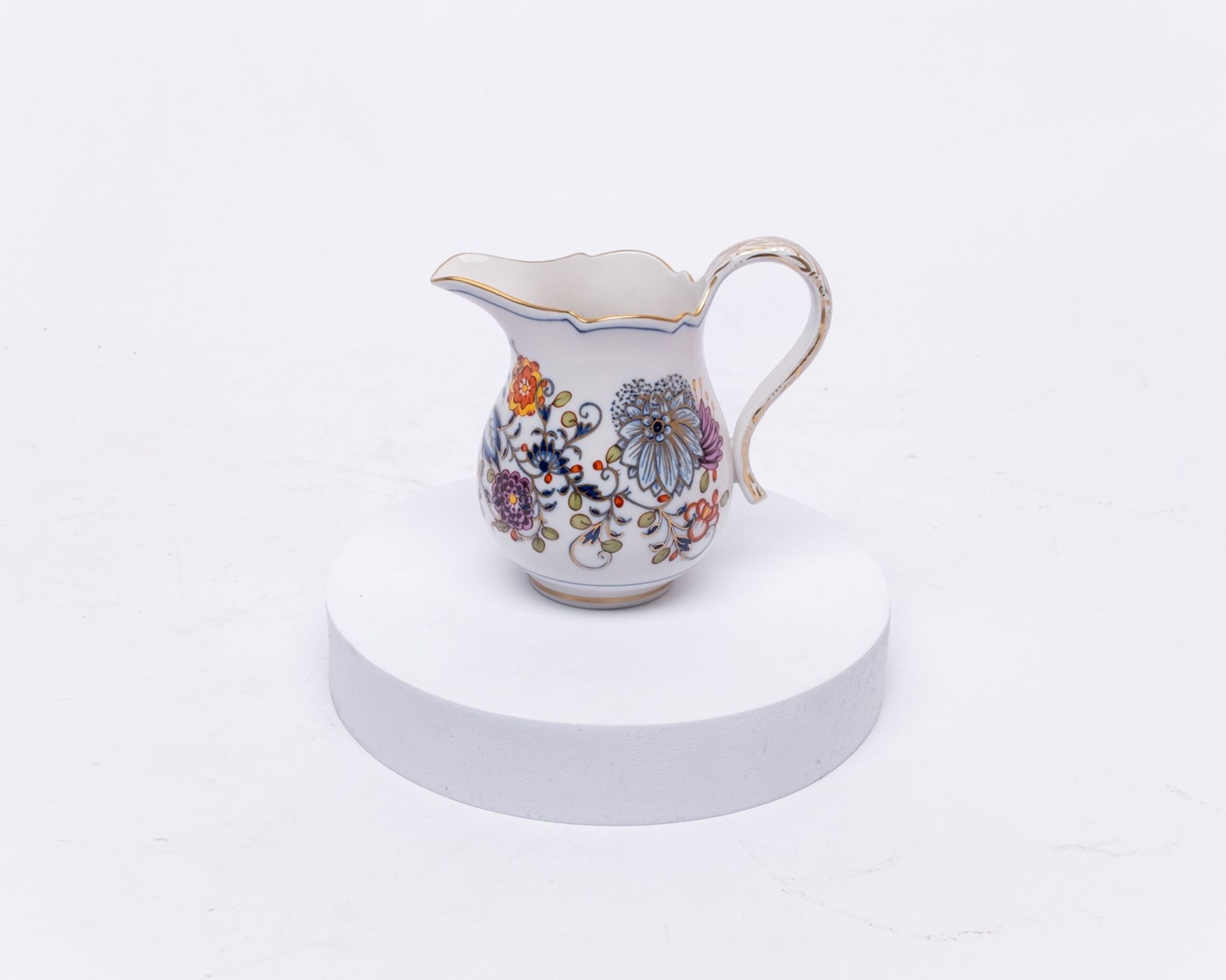 Kaffeeserviceteile, 11-tlg., Meissen, Schwertermarke, 1./2. Wahl, Zwiebelmuster, bunt, Goldrand: Ka - Bild 7 aus 13