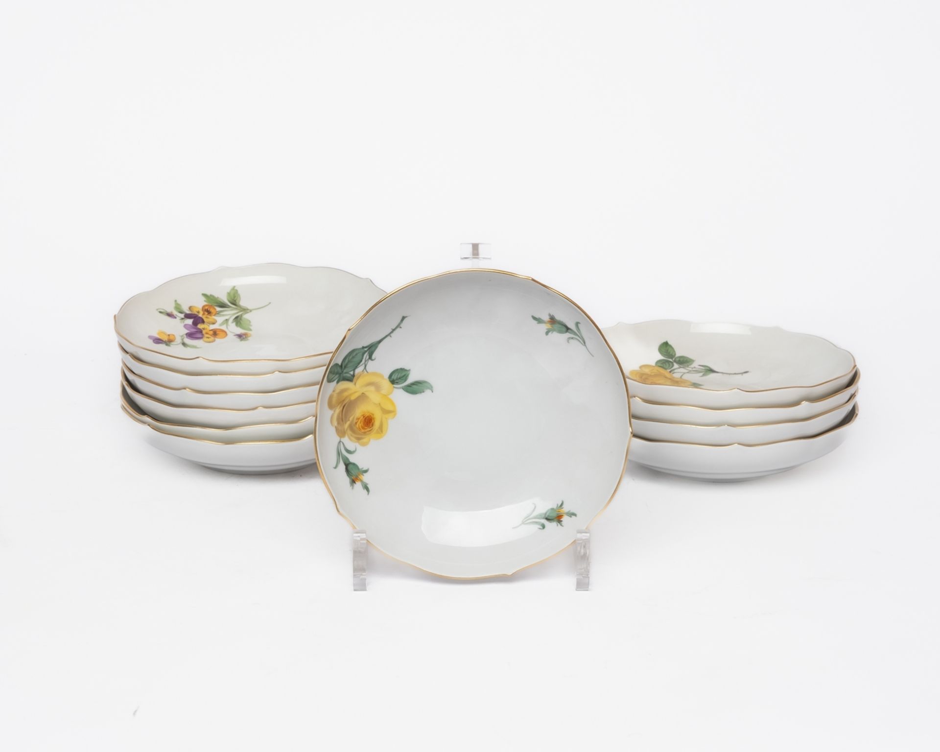 Kaffeeservice, 41-tlg., Meissen, Schwertermarke, 2. Wahl, Blume 1, u.a. gelbe und rote Rose, Goldra - Bild 6 aus 16