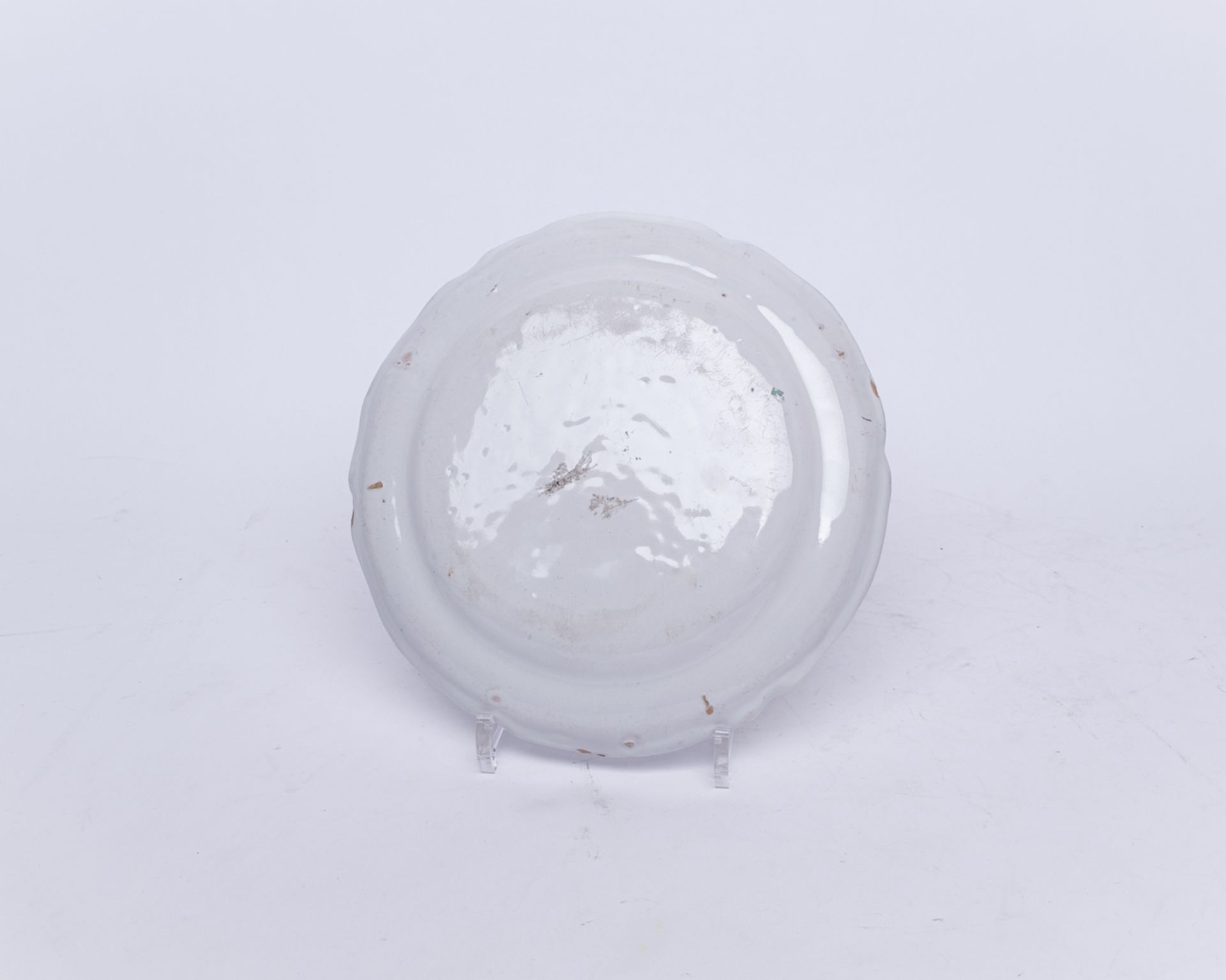 Teller, 2 Platten, Straßburg, um 1735-48, Paul Hannong, ungemarkt, Fayence, passige Formen, polychr - Bild 5 aus 7