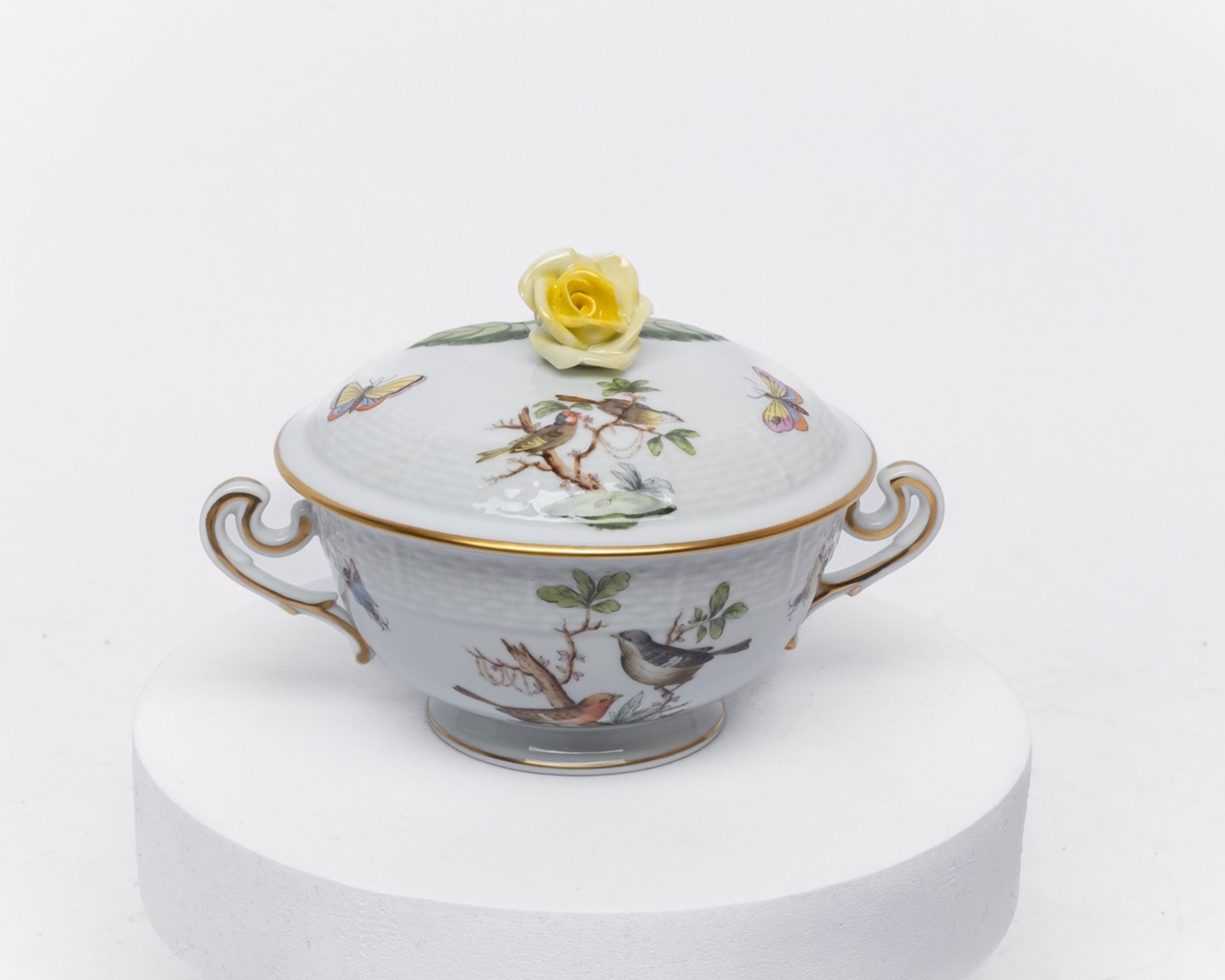 Service, 77-tlg., Herend, Dekor Rothschild, Goldrand: 10 Deckelsuppentassen, 10 Untertassen, 12 Vor - Bild 7 aus 12