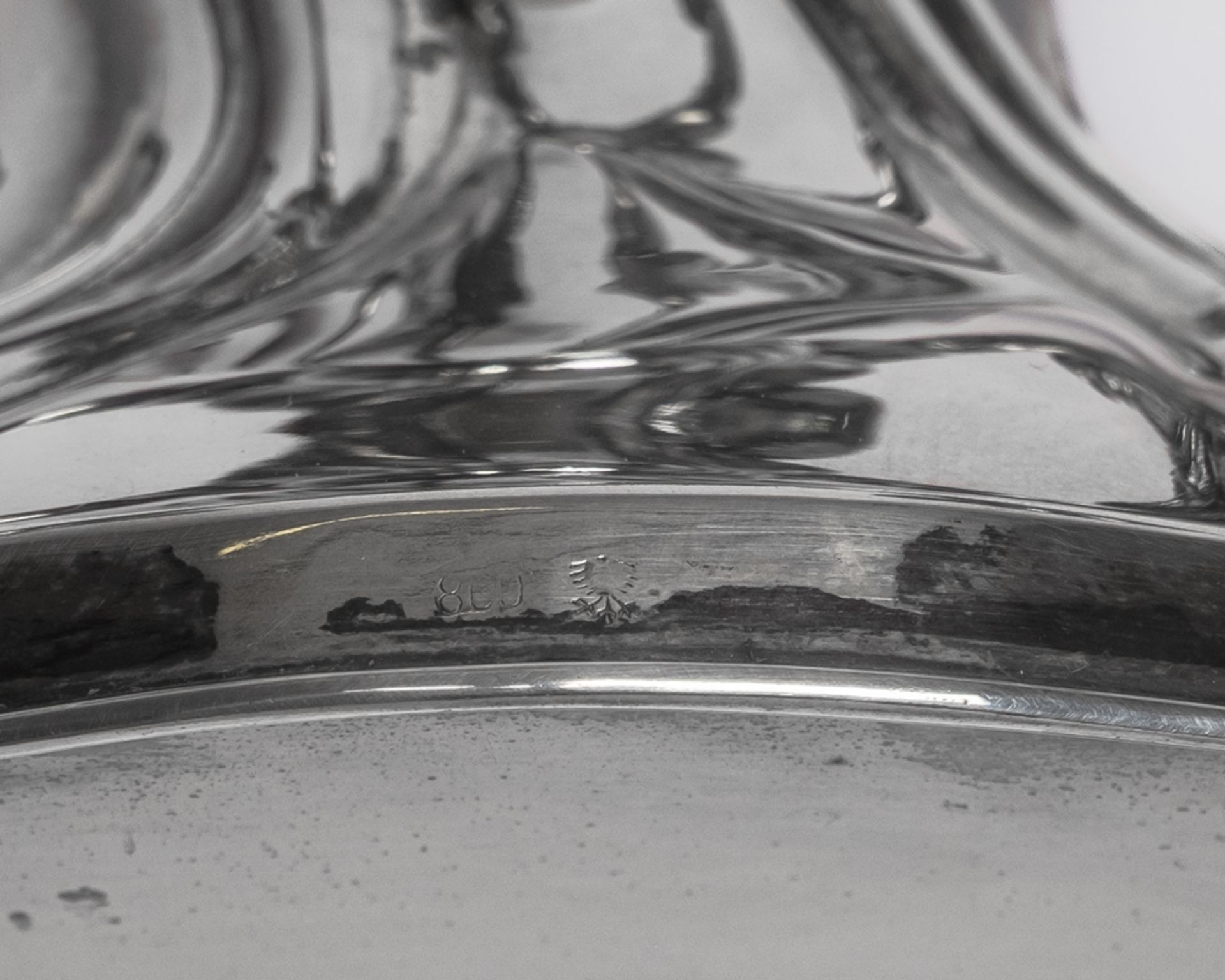 Tischleuchter, Silber 800, ovaler Fuß mit gedrehten Zügen, vier geschwungene Leuchterarme mit Akant - Bild 2 aus 2