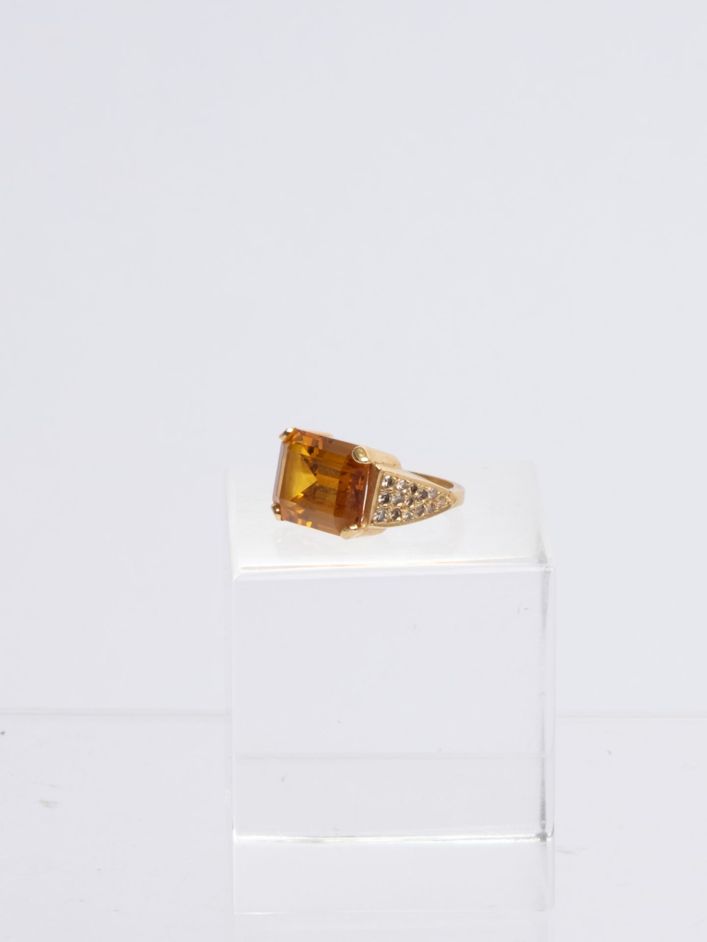 Ring, 18kt Gelbgold, Citrin, Marquiseschliff, wohl Diamanten, ca. 10 g, RM 50