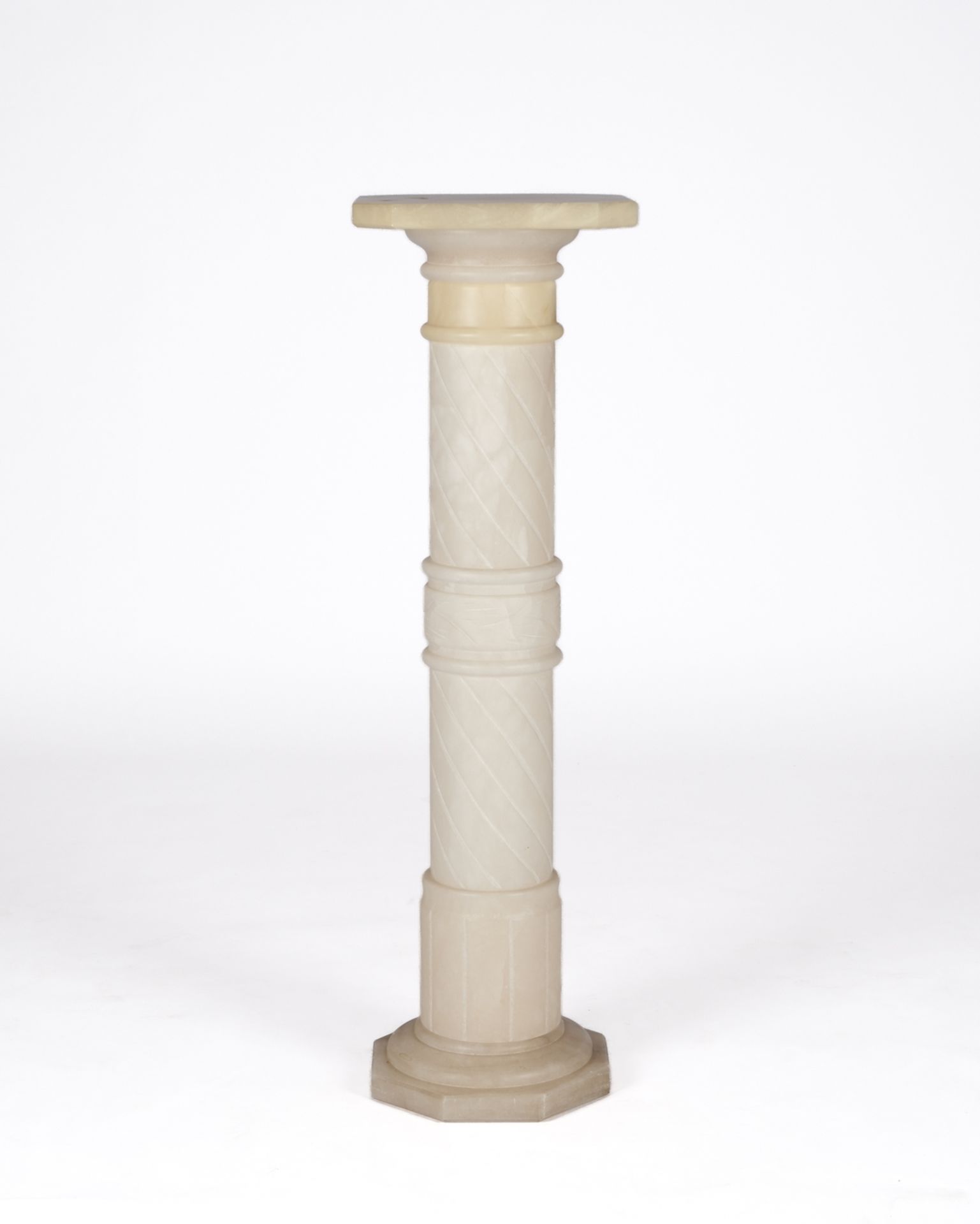 Ziersäule, Alabaster, H. 99.5 cm