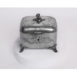 Zuckerdose, Silber 800, Wien, 1872-1922, innen vergoldet, vierseitige Kastenform, florale Rankenzie