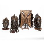 Konvolut 4 Tanzmasken, Baule, Elfenbeinküste, Tusia, Burkina Faso, Afrika, Holz, 3x längliche Gesic
