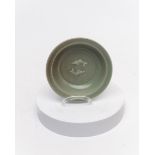 Schälchen, "twin fish", China, Longquan, südliche Song-Zeit, 1127-1279, Seladon, im Spiegel zwei ge
