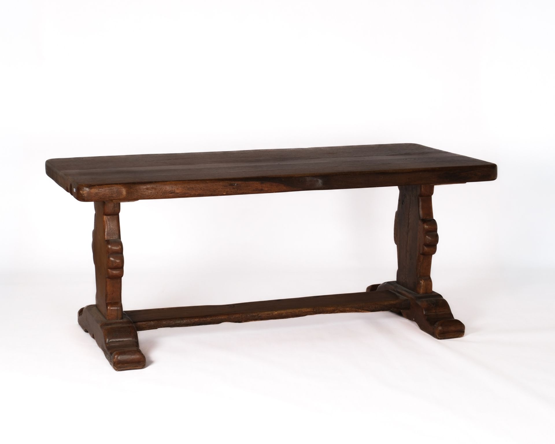 Wangentisch im barocken Stil, 20. Jh., Eiche massiv, rechteckige Platte über geschweiften Wangen mi - Bild 2 aus 2