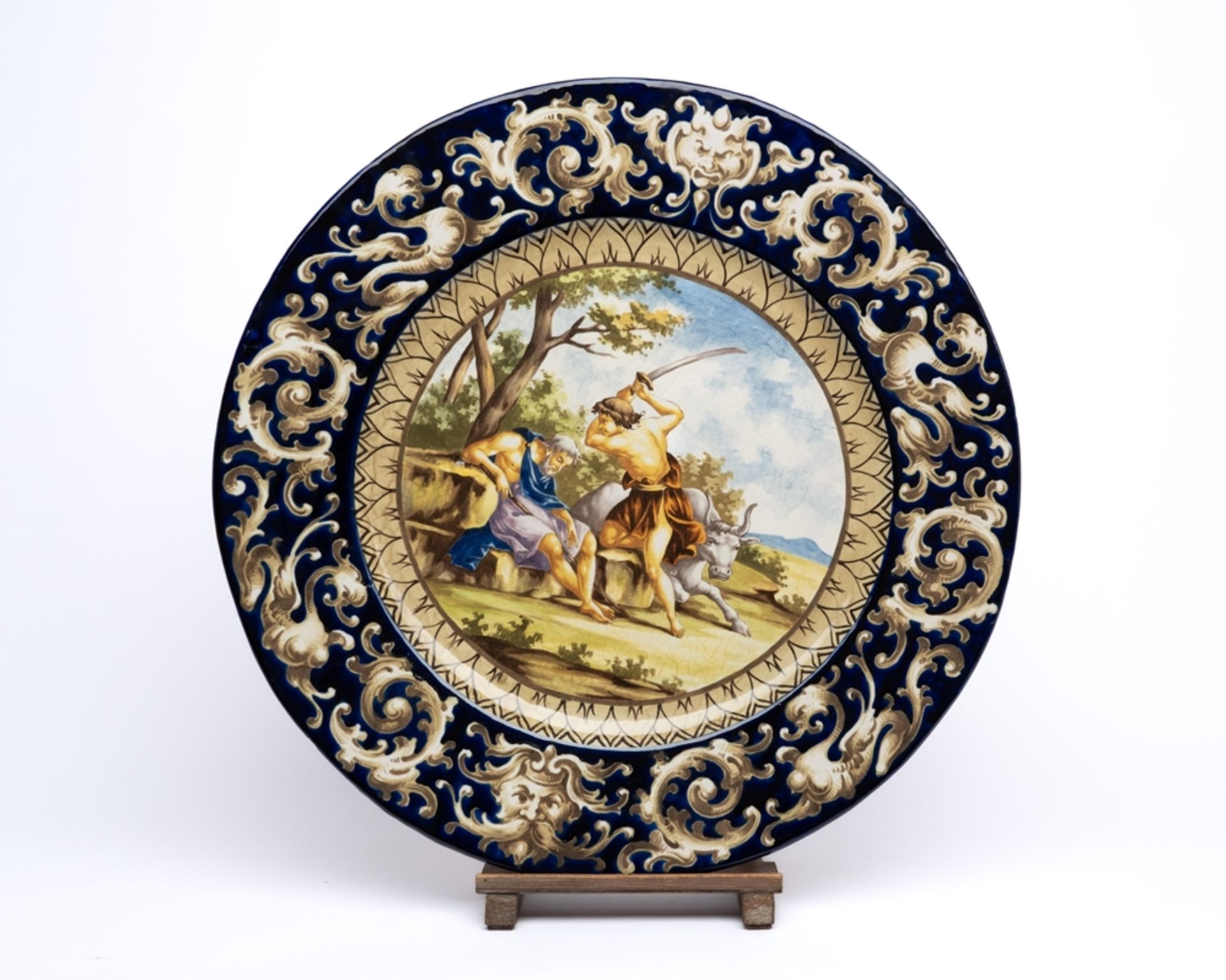 Großer Wandteller, Italien, 20. Jh., Keramik, polychrom, Spiegel mit figuraler Szene, ø 56 cm - Bild 2 aus 2