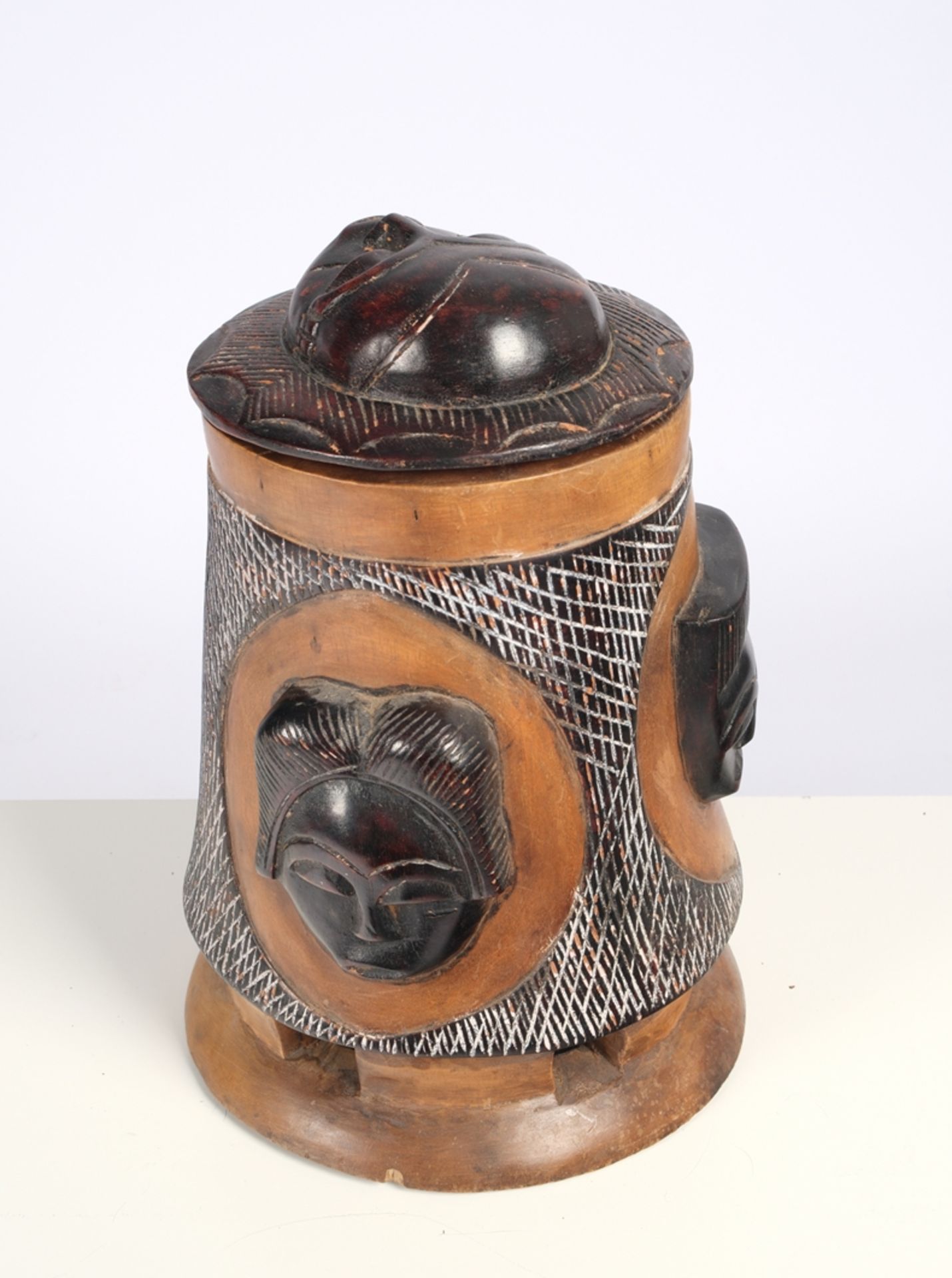 Mausorakeltopf, Afrika, Holz, geschnitzt, teils schwarzbraun eingefärbt, weiß eingeriebenes Netzmus - Bild 3 aus 4