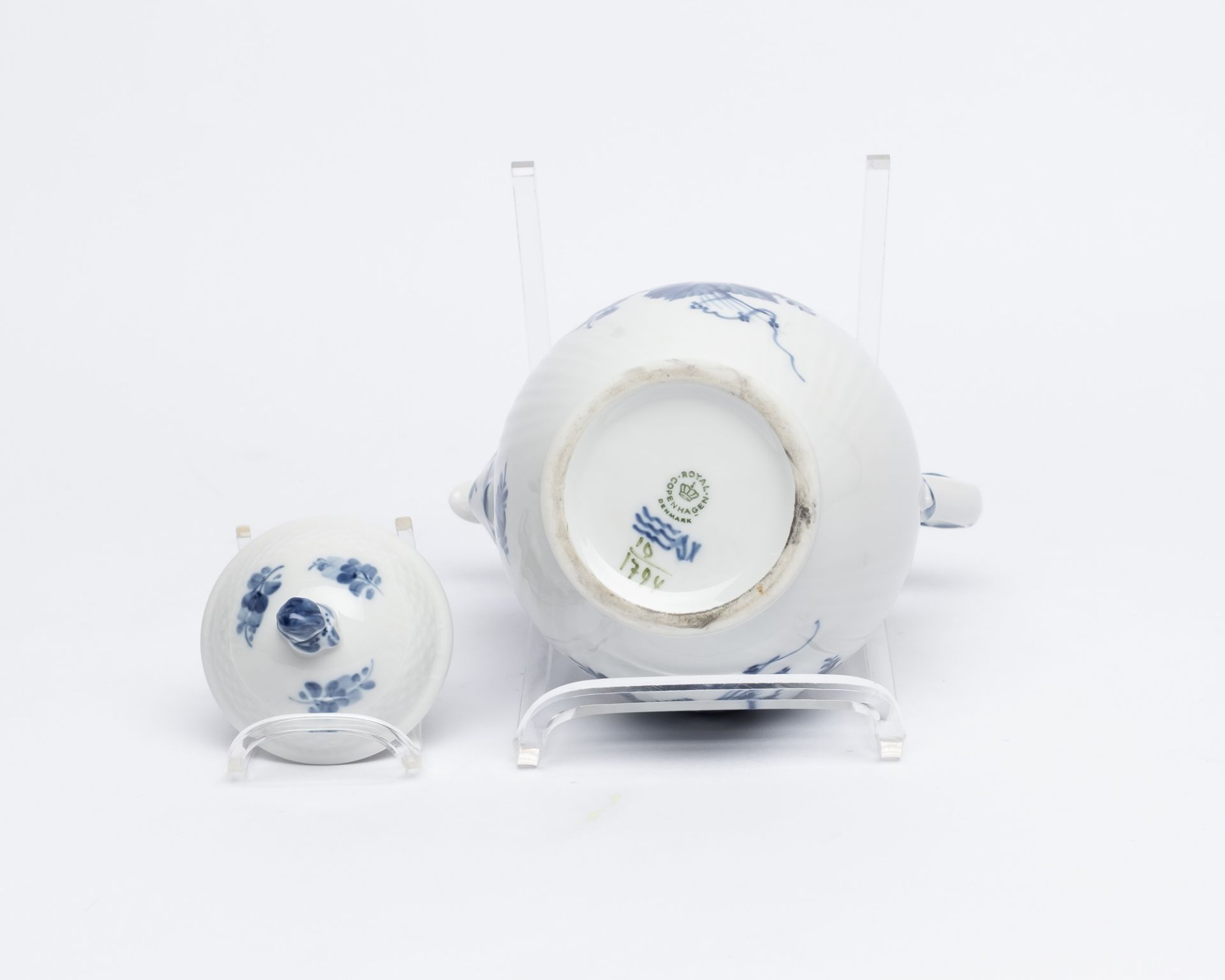 Kaffee- und Teeservice, 60-tlg., Royal Kopenhagen, blaue Blume: Kaffeekanne, Sahnegießer, 12 Kaffee - Bild 11 aus 16