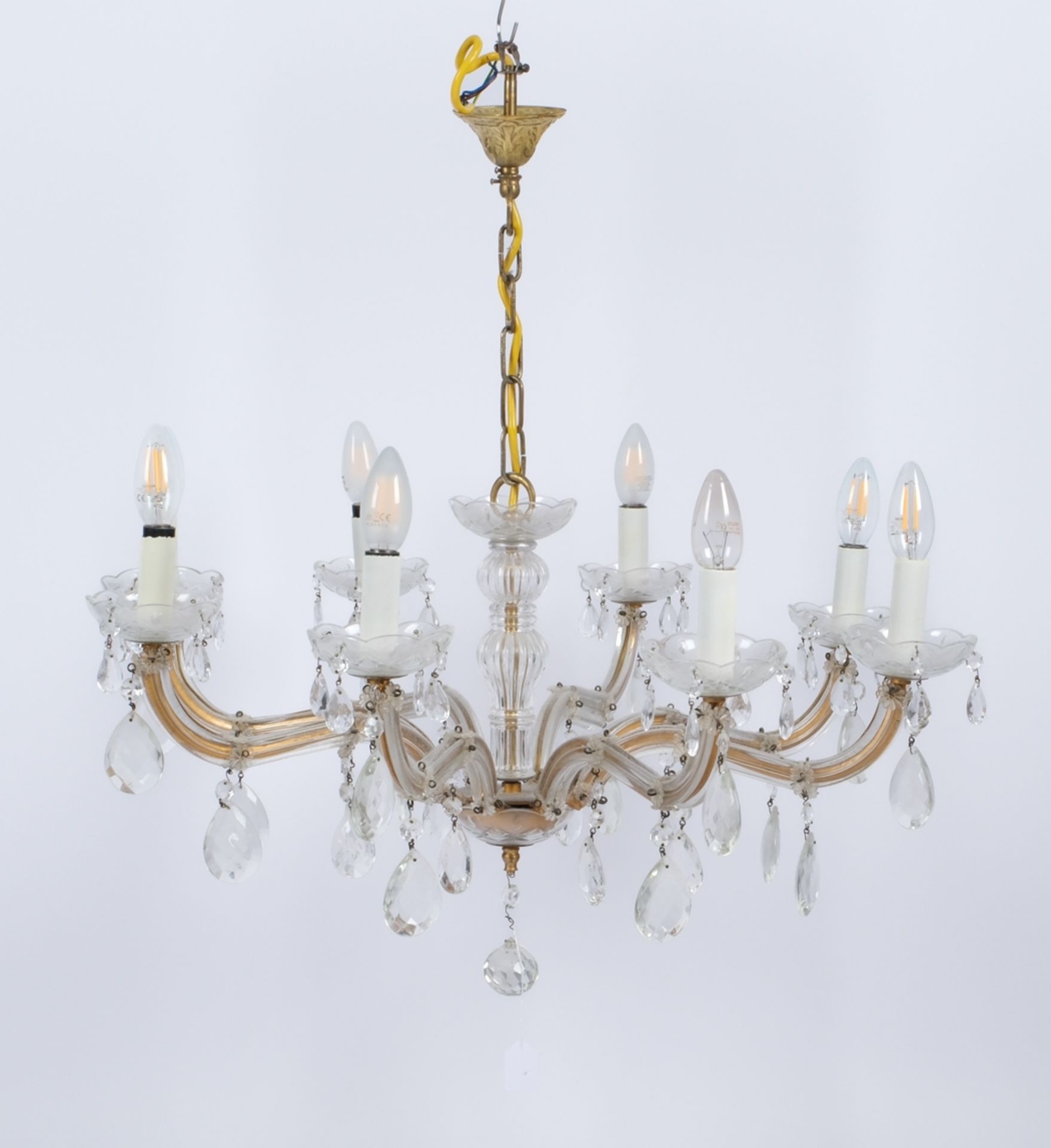 Kronleuchter, 20. Jh., Glas und Messing, 8-flammig, H. 40 cm, ø 70 cm