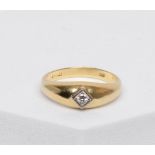 Solitär-Ring, 14kt Gelbgold, 1 Brillant ca. 0.05 ct., ca. 3.7 g, RM 60
