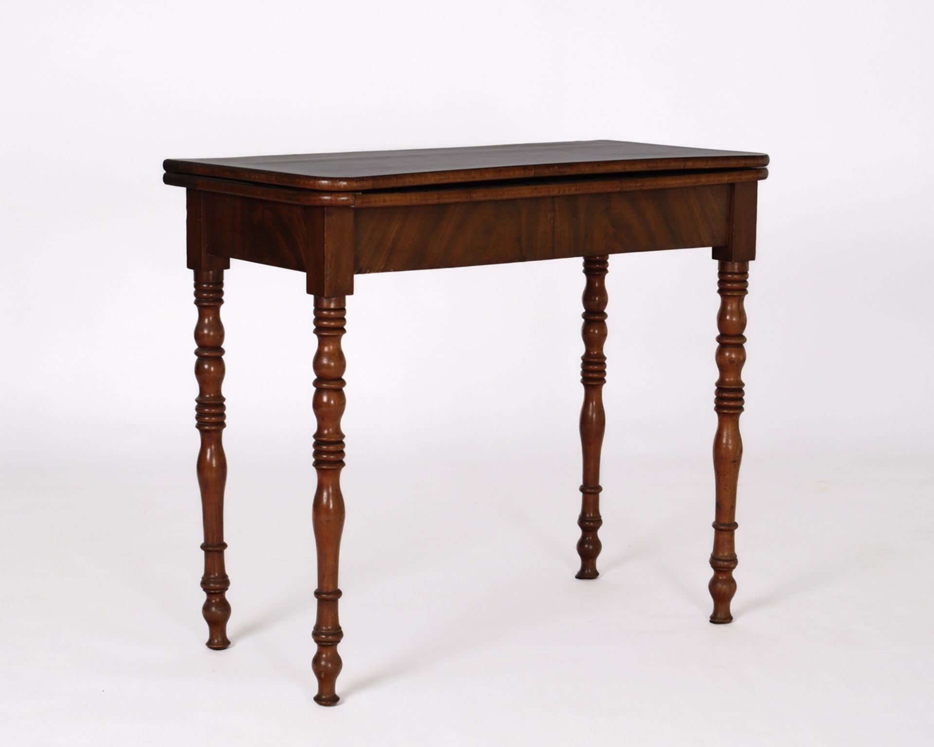 Spieltisch, Gründerzeit, um 1880, Mahagoni massiv und furniert, dreh- und aufklappbare Platte über  - Bild 2 aus 4