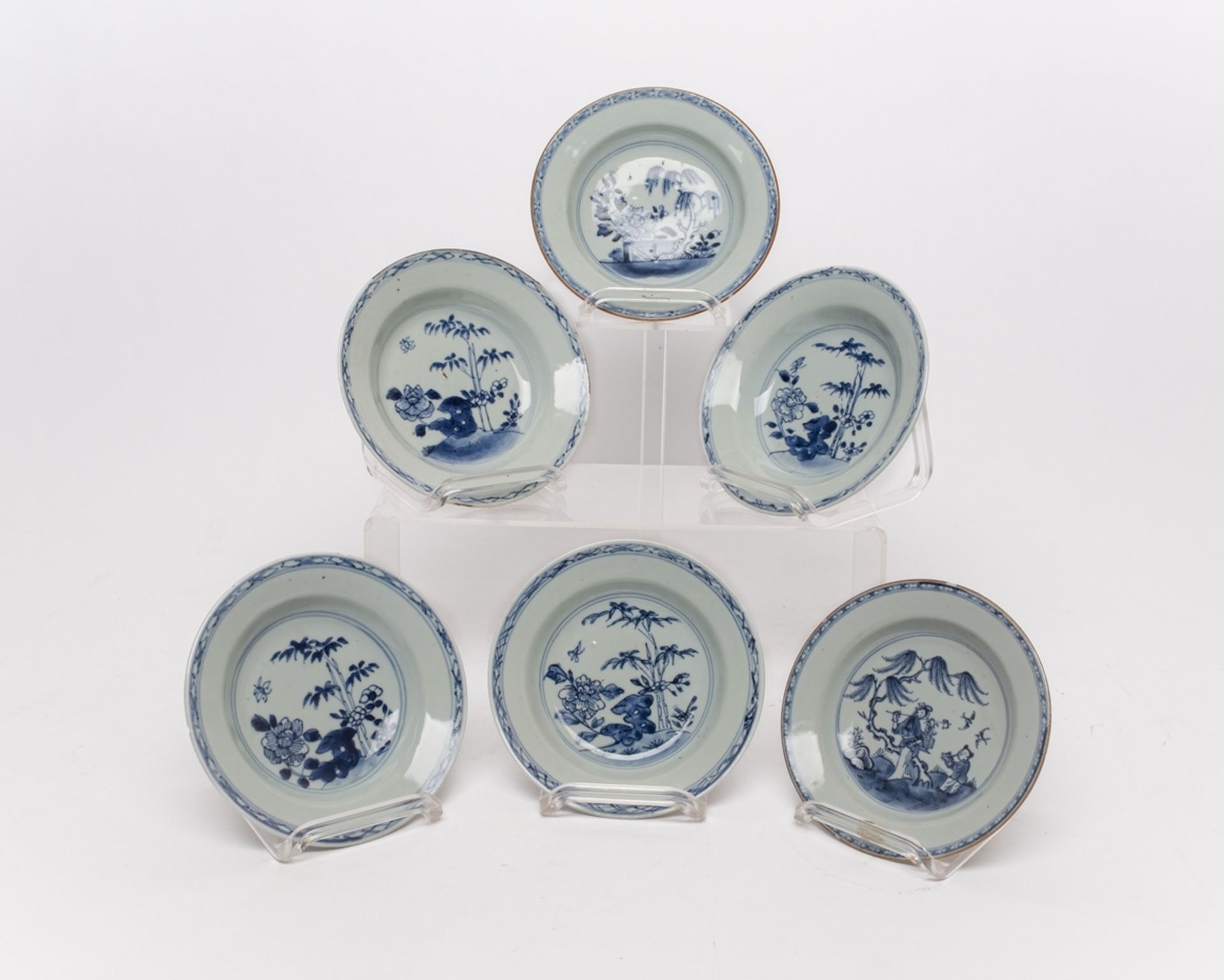 6 Schalen, China, Qianlong, 1736-1795, Porzellan, verschiedene blau-weiße Dekore, 1x wandernder Gel