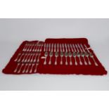 Besteck, 39-tlg., Silber 800, Bruckmann, Dekor Faden: 8 Vorspeisegabeln, 8 Vorspeisemesser, 8 Tafel