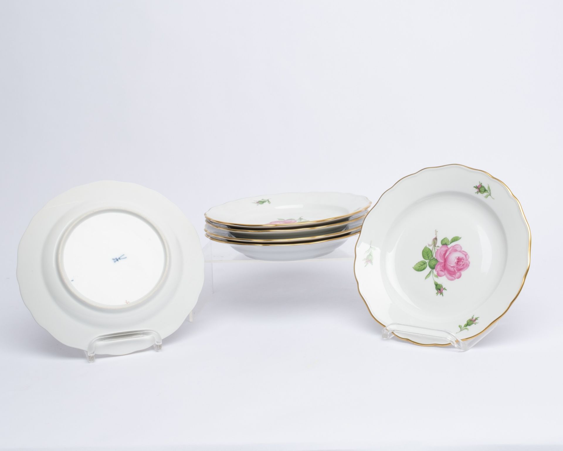 6 Kaffeegedecke, Gebäckplatte, Meissen, Schwertermarke, 1./meist 2. Wahl, rote Rose, Goldrand, 6.5  - Bild 2 aus 7