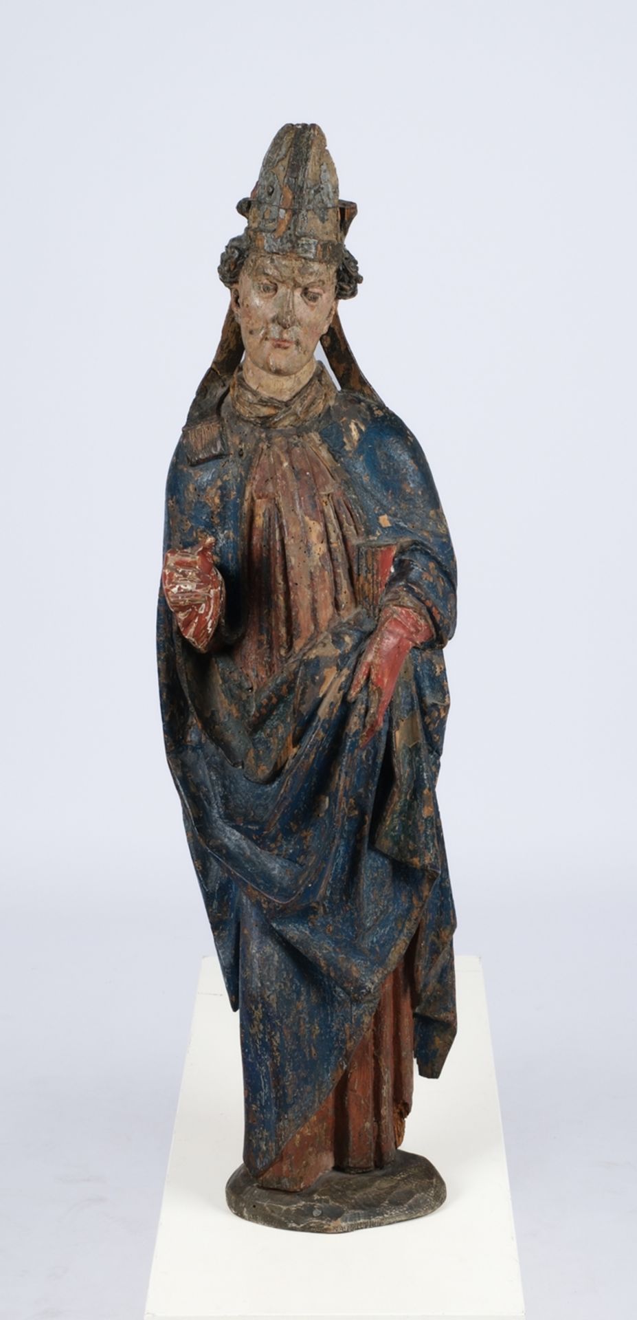 "Heiliger Bischof", Salzburg oder Tirol um 1450, Holz, dreiviertelrund geschnitzt, farbig gefasst, 