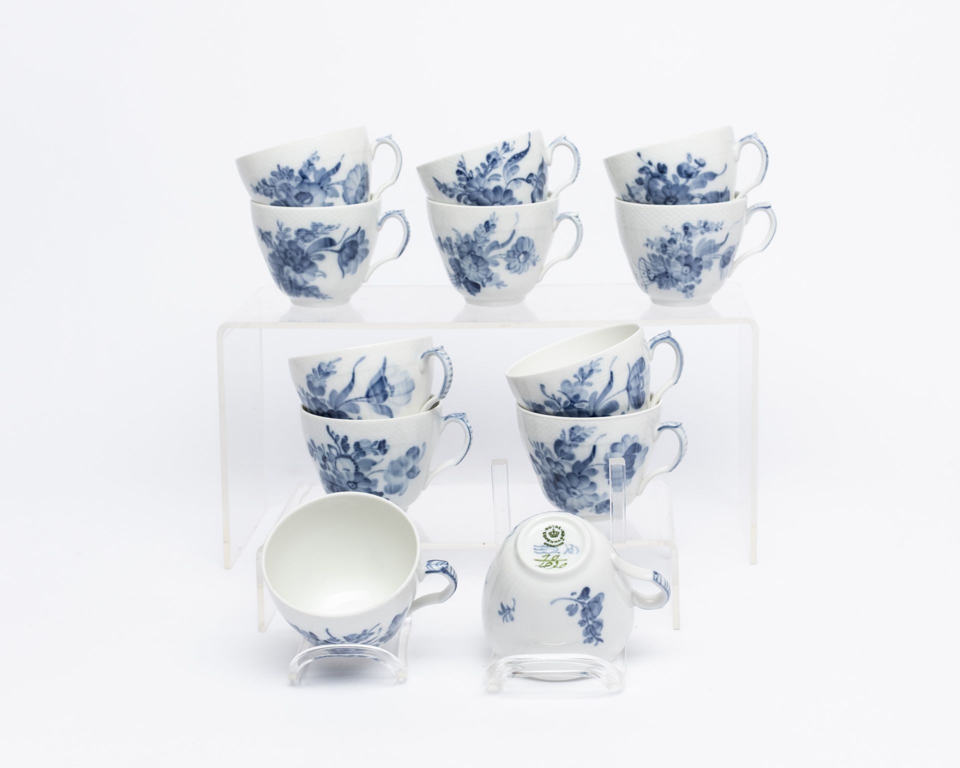 Kaffee- und Teeservice, 60-tlg., Royal Kopenhagen, blaue Blume: Kaffeekanne, Sahnegießer, 12 Kaffee - Bild 12 aus 16