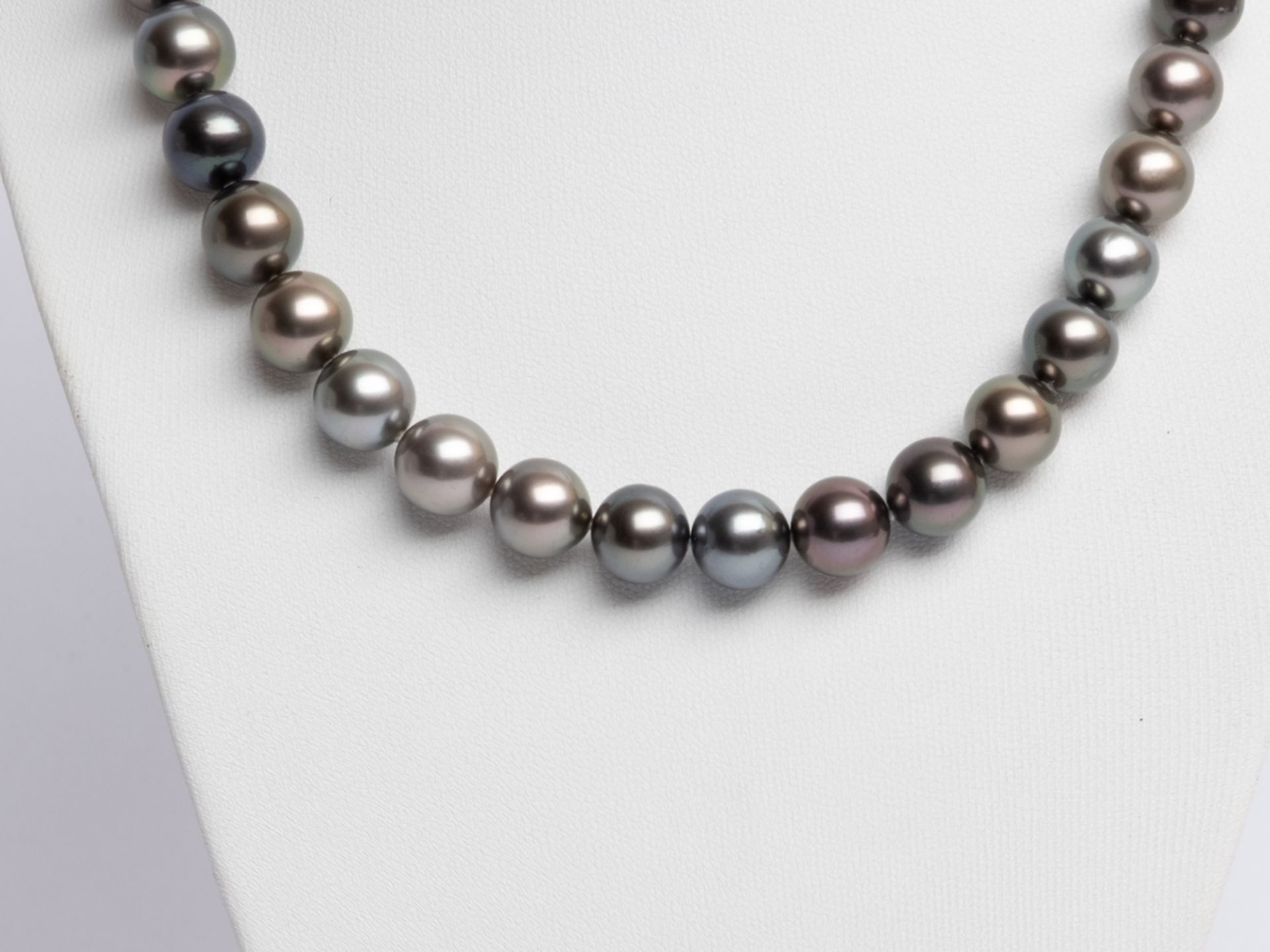 Tahiti Perlenkette, Gellner, Peacock, feine Qualität, 43 Perlen ø ca. 9.5-10.4 mm, mit Wechselschli - Bild 2 aus 2