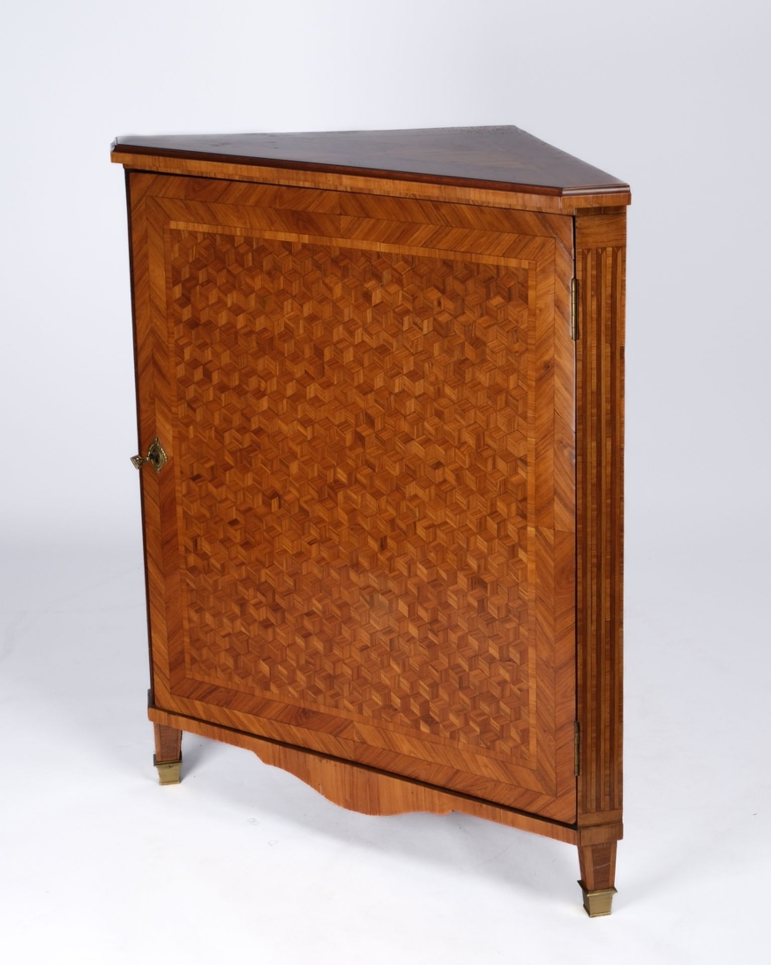 Encoignure / Eckschrank im Stil Louis XVI, Frankreich, 19. Jh., halbhoher eintüriger Korpus frontal - Bild 2 aus 4