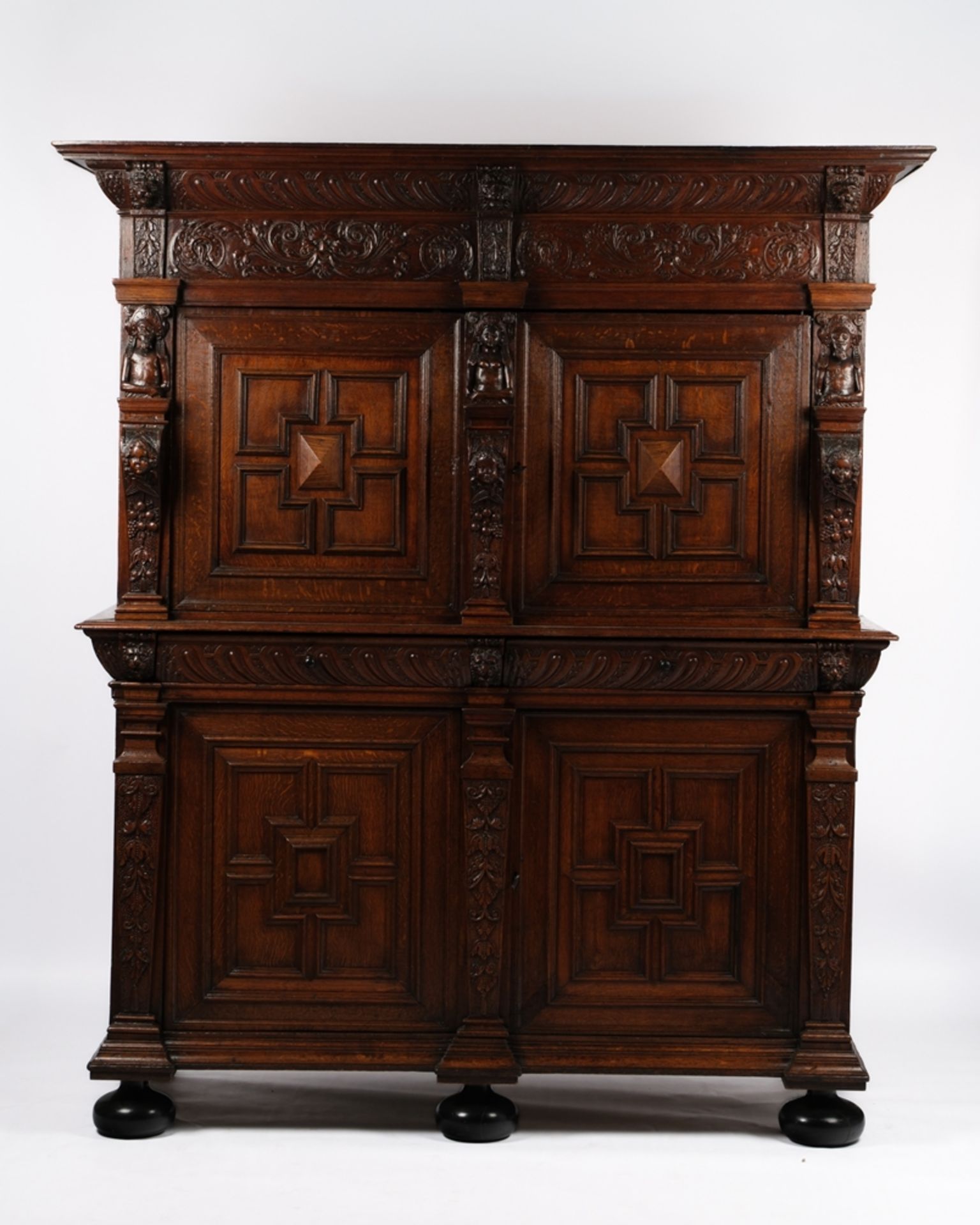 Flämischer Aufsatzschrank der Spätrenaissance, 2. Hälfte 17. Jh., Eiche, zweiteiliges Möbel im Ober