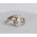 Solitär-Ring, Art Déco, 14kt Gelbgold, Brillant ca. 0.75 ct., 6 kleine Diamanten, ca. 5.6 g, RM 54.