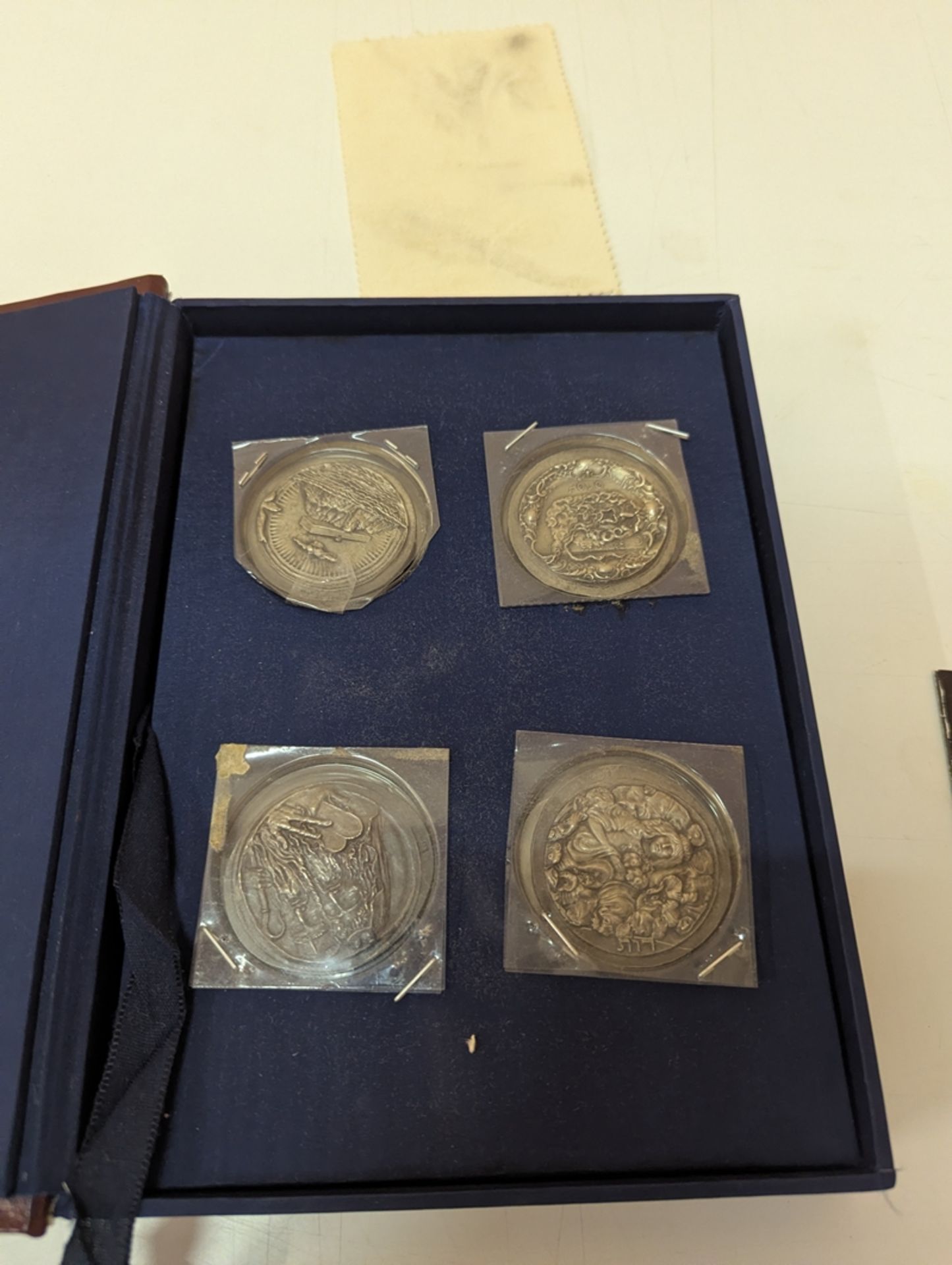 12 Medaillen, "Ernst Fuchs - Aus dem Alten Testament", Silber 925, Österreich, 1976, Ernst Fuchs (1 - Bild 2 aus 4