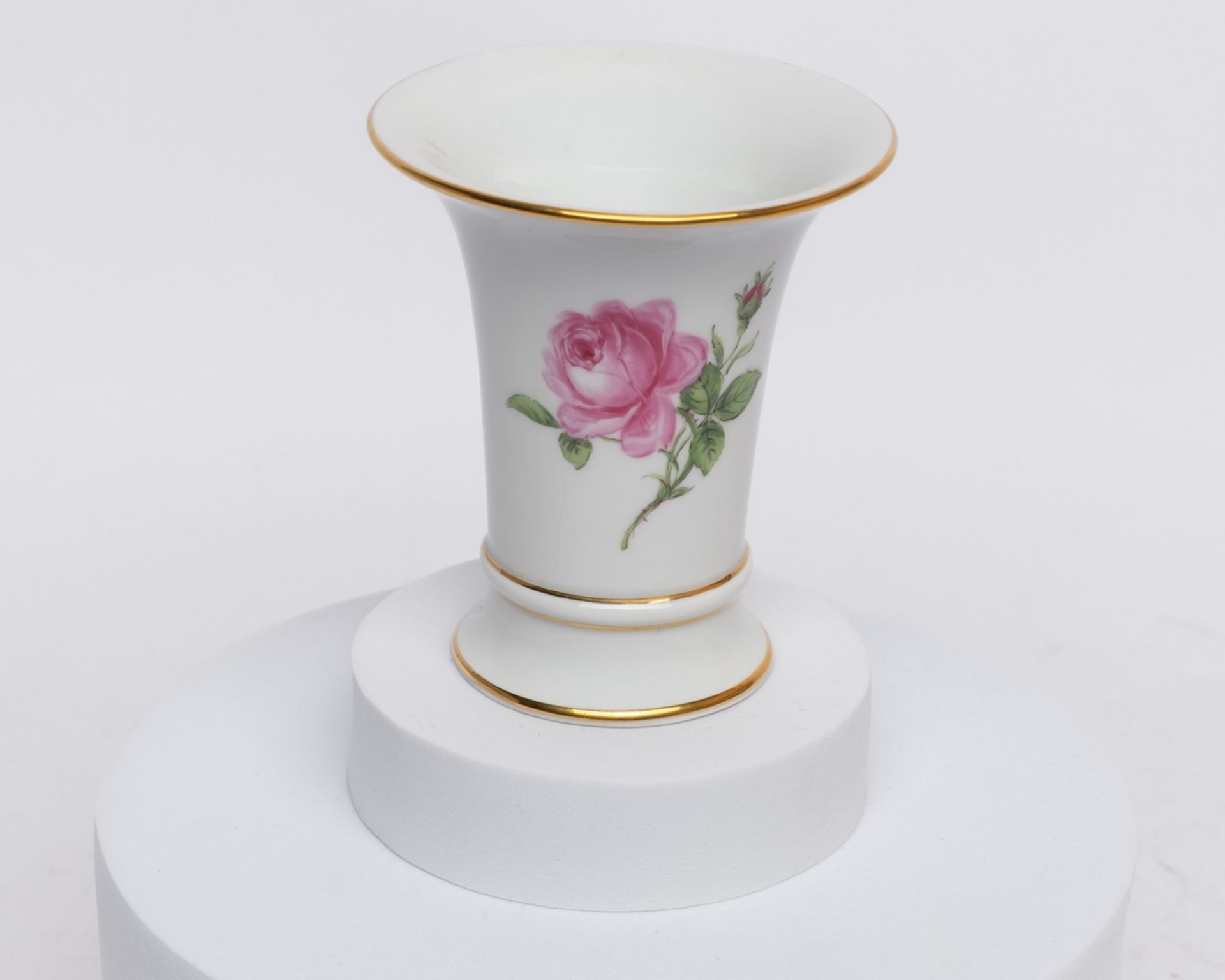 Mokkaservice, 25-tlg., Meissen, Schwertermarke, 2. Wahl, rote Rose, Goldrand: Mokkakanne (Deckelkno - Bild 19 aus 24