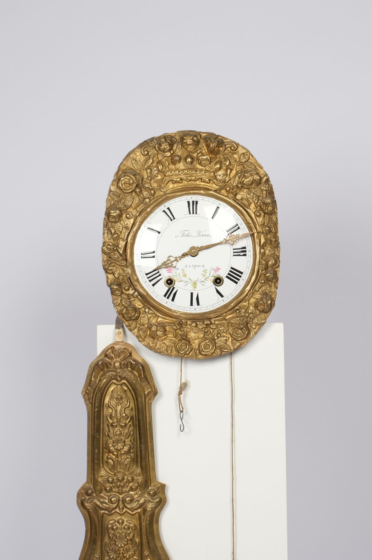 Comtoise, Frankreich, 19. Jh., sign. "Felix Veran á Loheac", Schlag auf Glocke, Prunkpendel, zwei G - Bild 2 aus 2