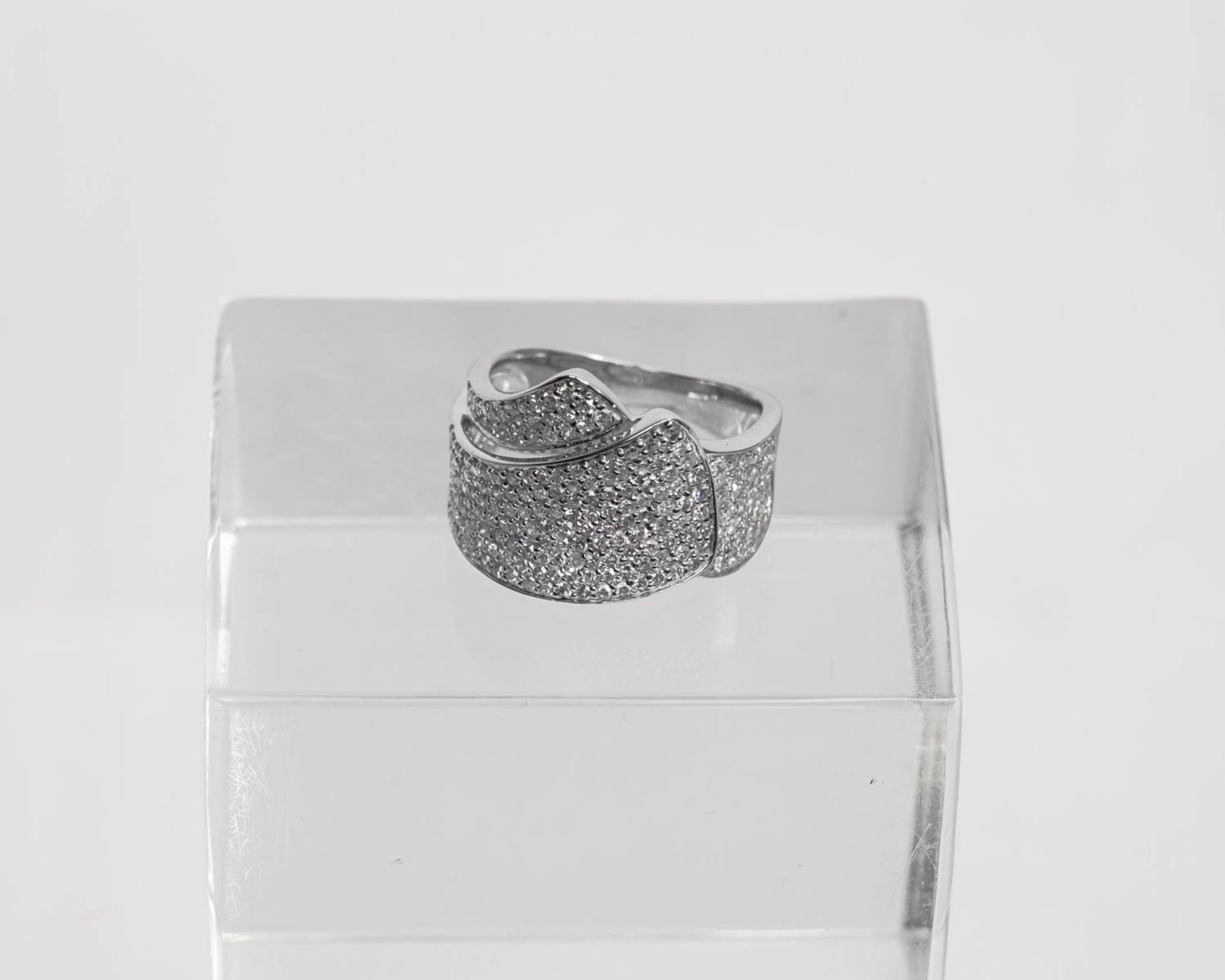 Ring, 18kt Weißgold, Brillanten zus. ca. 1.16 ct., etwa tw/si, ca. 7.7 g, RM 53