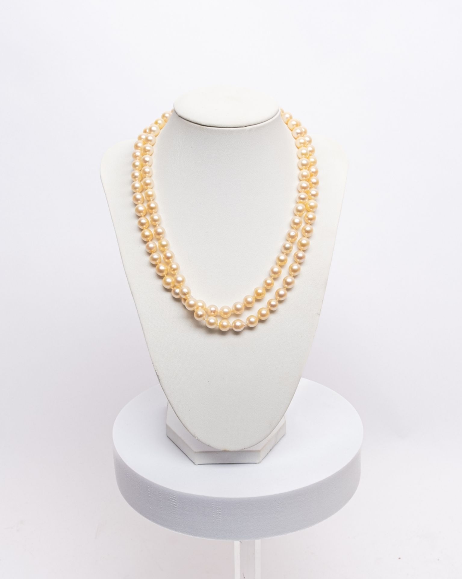 Perlenkette, Perlen ø ca. 8 mm, Schließe 18kt Weißgold, kleine Brillanten, ca. 89 cm lang