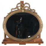 Konvolut von 3 Spiegeln im Stil Louis XVI, 19./20. Jh., je goldfarbene Fassung, ein Rahmen in Messi