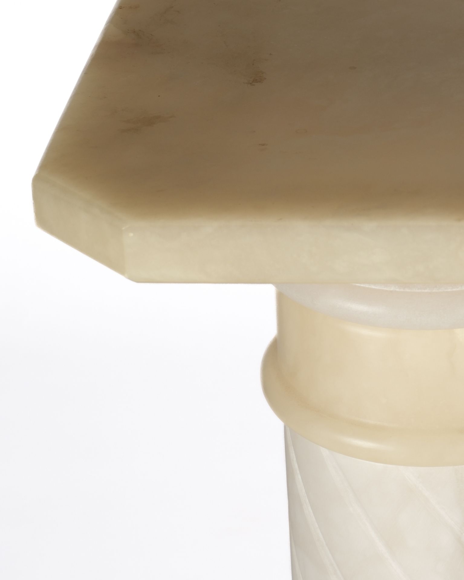 Ziersäule, Alabaster, H. 99.5 cm - Bild 4 aus 4