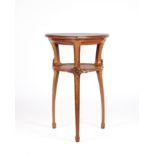 Guéridon von Louis Majorelle (1859 - 1926), Jugendstil, Nancy, um 1910, Nussbaum massiv und furnier