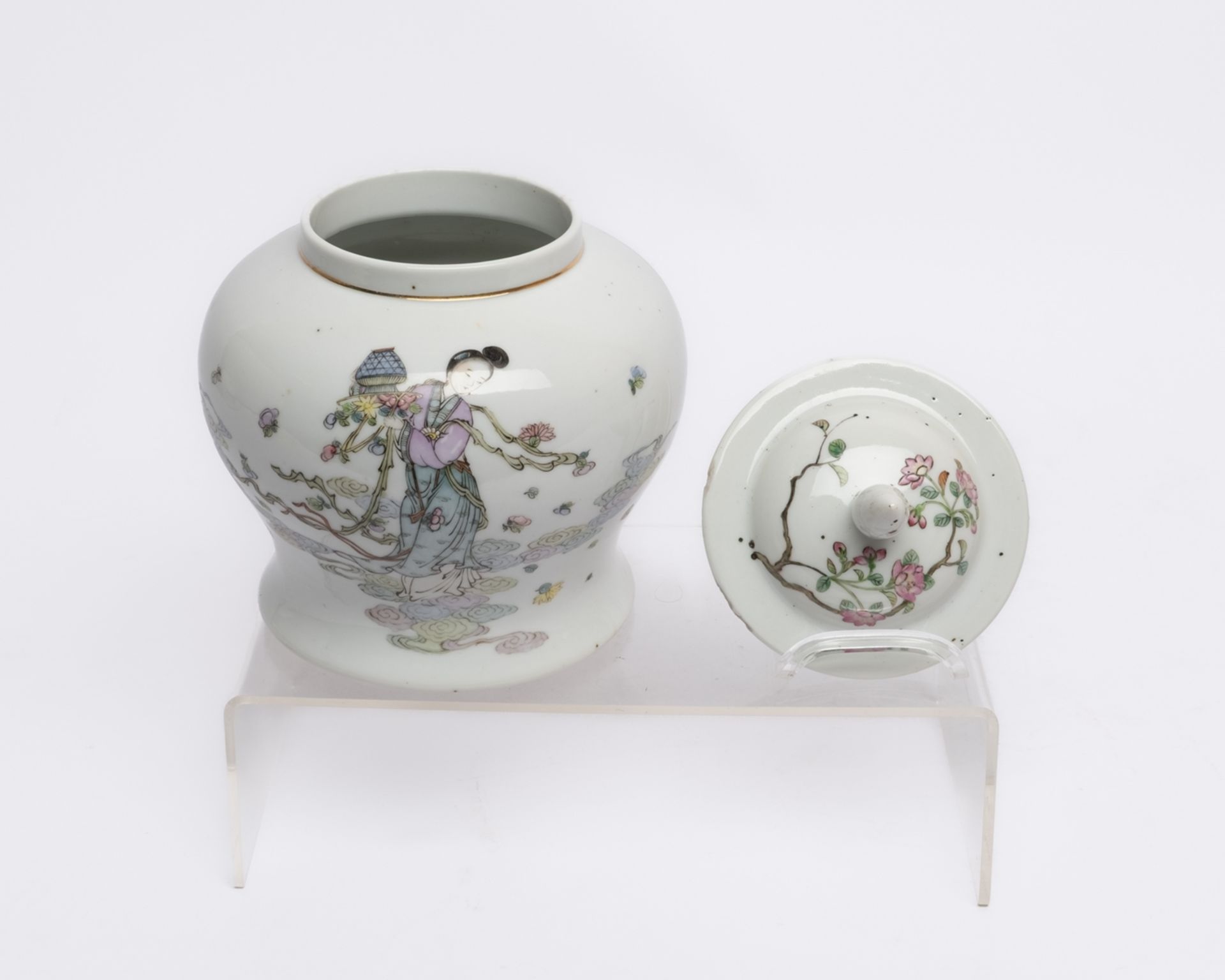 4 Deckeltöpfe, China, um 1920, frühe Republikzeit, Porzellan, famille rose, Balusterform, verschied - Bild 4 aus 5