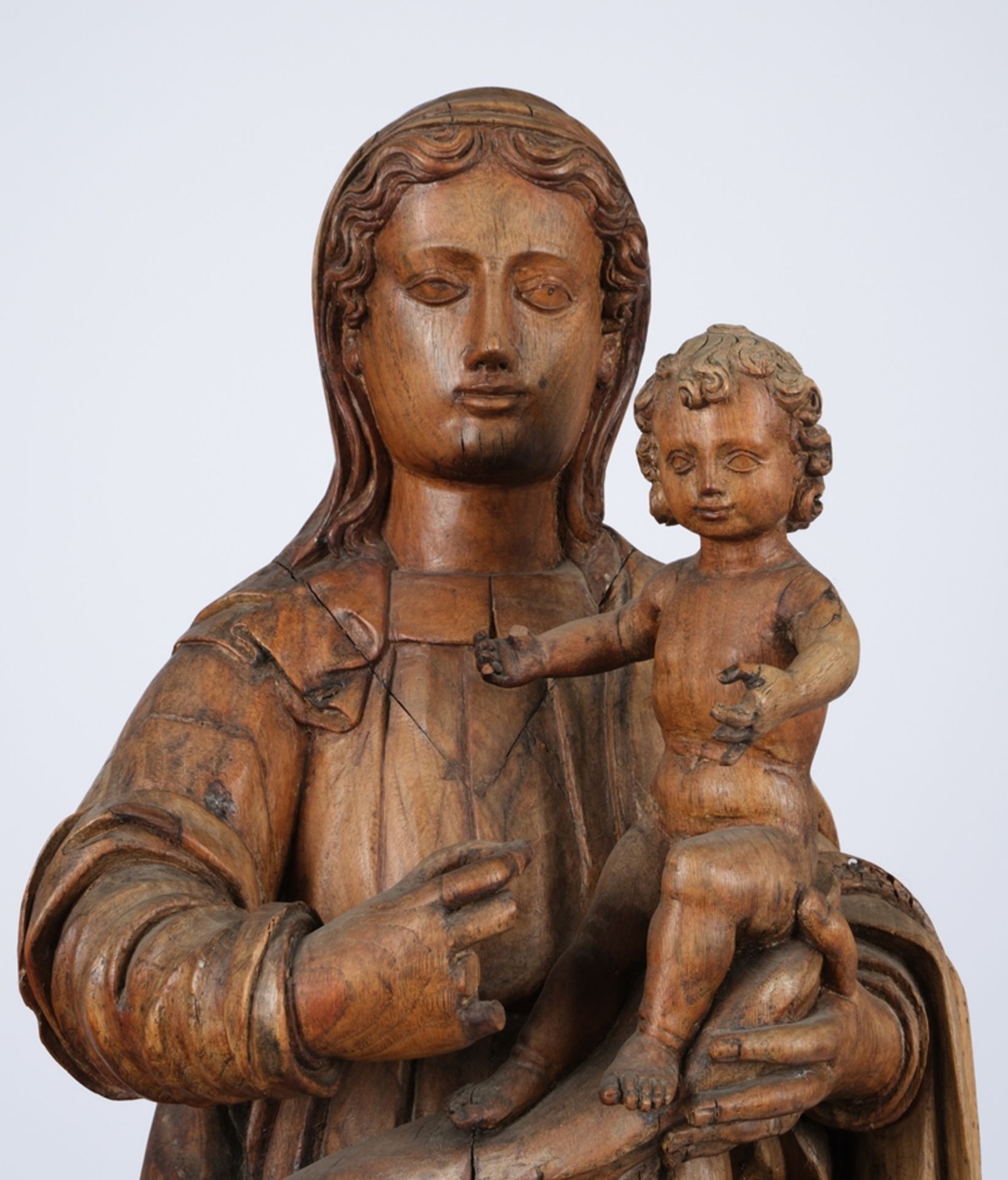 "Madonna mit Kind", wohl spanisch 18. Jahrhundert, Holz, 93 cm hoch, auf flache Plinthe gesetzt, Fi - Bild 5 aus 7