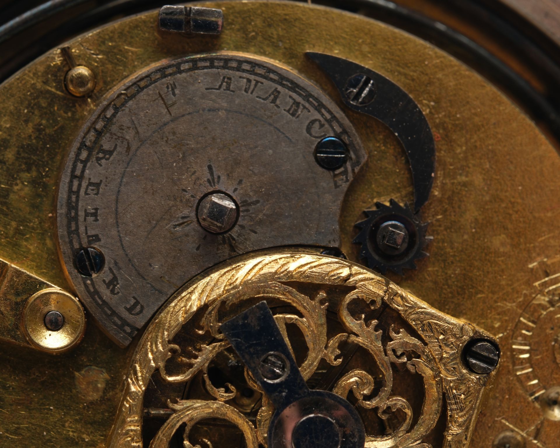 Taschenuhr mit Jacquemart-Figurenautomat und Repetition, wohl Schweiz, um 1800, Scharniergehäuse in - Bild 5 aus 7