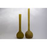 2 Stangenvasen, André Delatte, Nancy, nach 1921, farbloses Glas, überfangen mit zitronengelben und 