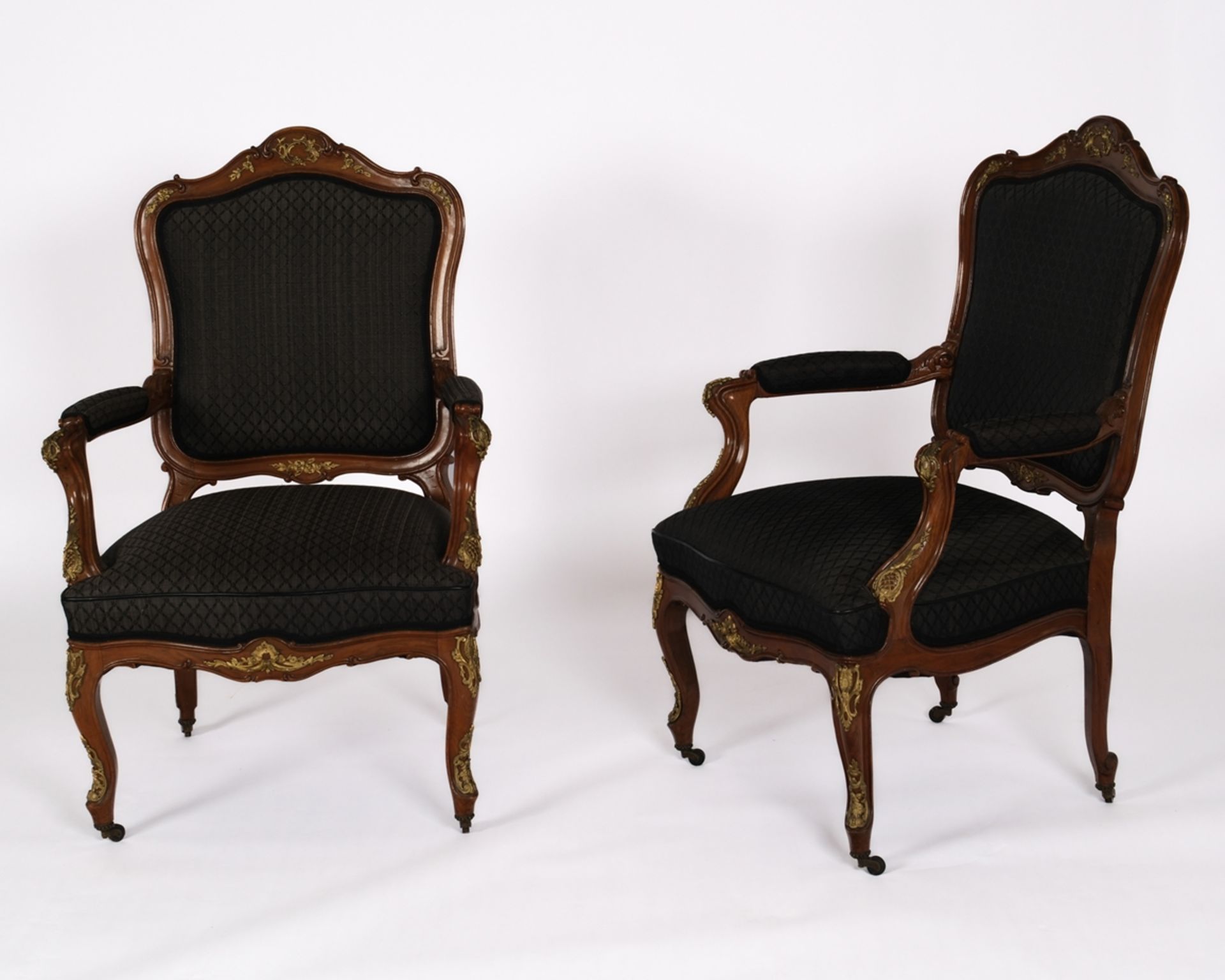 Sitzgarnitur im Dresdner Barock-Stil, um 1900, Nussbaum geschnitzt, beinhaltet eine gepolsterte Sit - Bild 6 aus 10