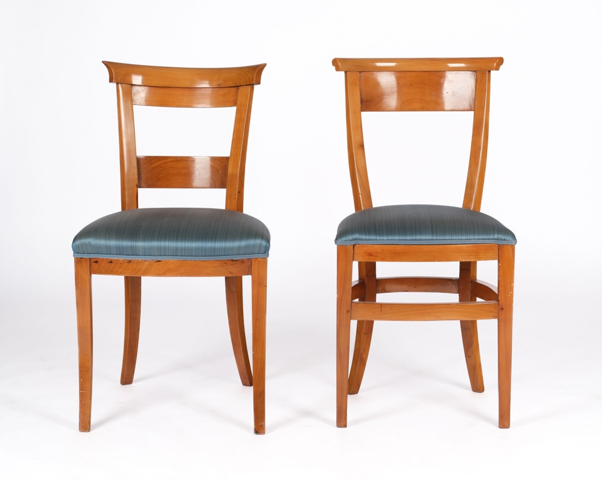 2 Paare Stühle, Biedermeier, 1. Drittel 19. Jh., Kirschbaum, grüne Polsterbezüge, H. 84 - 87 cm, gu - Bild 2 aus 4