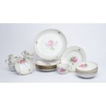 6 Kaffeegedecke, Gebäckplatte, Meissen, Schwertermarke, 1./meist 2. Wahl, rote Rose, Goldrand, 6.5 