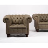 Paar Chesterfield-Sessel, Ausführung Fa. von Wilmowsky, taupe-farbener gesteppter Lederbezug, neuwe