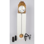 Comtoise, Frankreich, 19. Jh., sign. "Séris á Vicfezensac", Schild mit Paar beim Flötenspiel, Schla