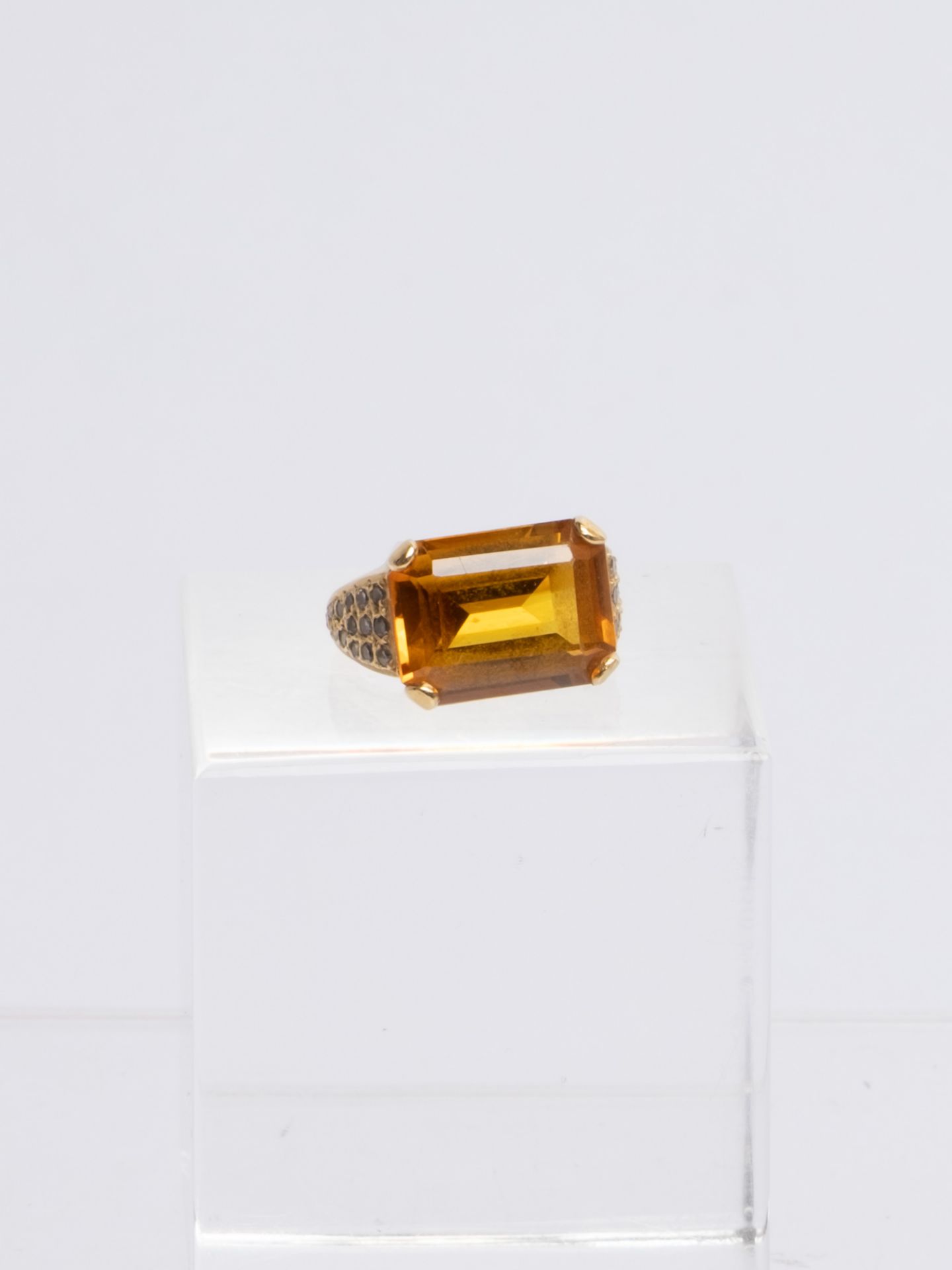 Ring, 18kt Gelbgold, Citrin, Marquiseschliff, wohl Diamanten, ca. 10 g, RM 50 - Bild 2 aus 3