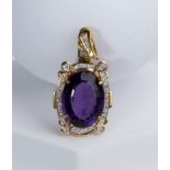 Anhänger, 18kt Gelbgold, Amethyst ca. 12.0 ct., Brillanten, ca. 9.3 g