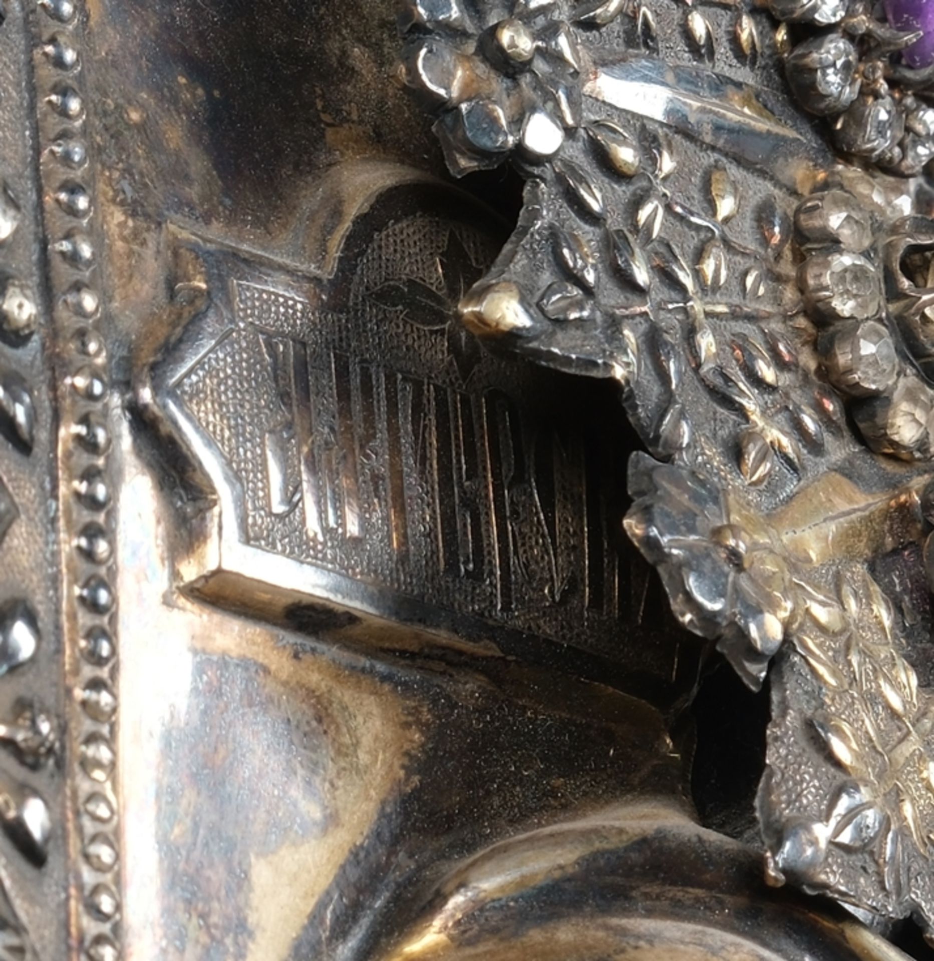 "Gottesmutter mit Jesus am Kreuz", Ikone, Tempera-Mischtechnik auf Holz, teils versilbertes Messing - Bild 4 aus 7