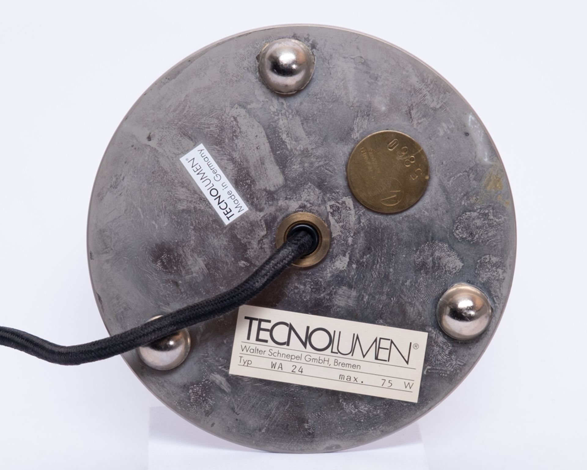 Designer-Tischlampe, "WA 24 Wilhelm Wagenfeld", Tecnolumen, Bremen, Fuß und Schaft aus vernickeltem - Bild 2 aus 3